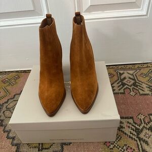 Marc Fisher LTD Alva bootie BNWT